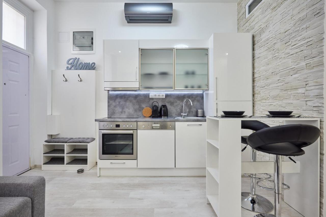 Cozy Little Apartment In Downtown Budapest Exterior photo
